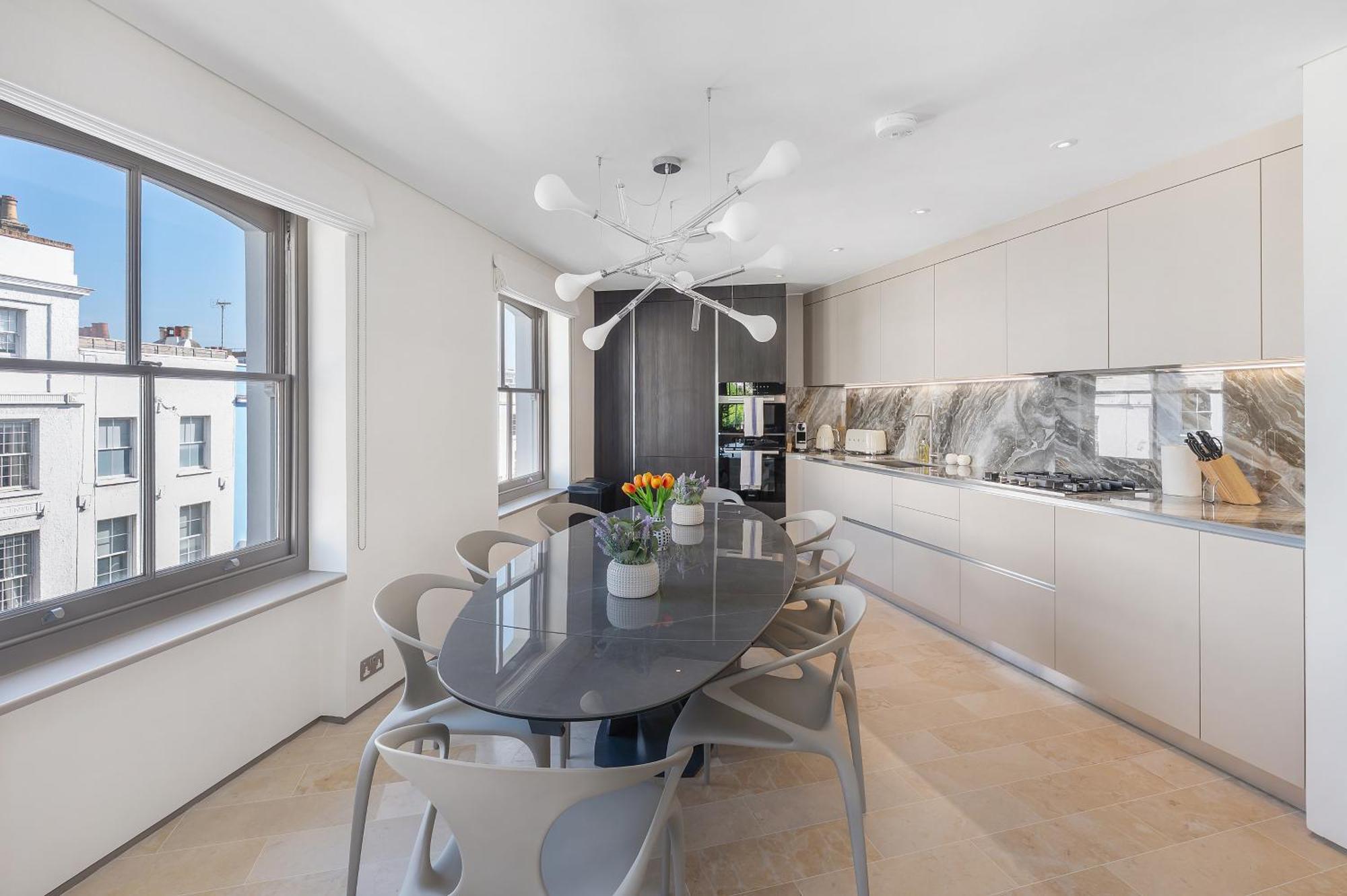 Brand New Refurbishment Townhouse In Notting Hill Near Portobello Road With Ac Air Conditioning & Roof Terrace Appartement *